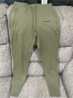 Alphalete Women's Medium Olive Green Athletics Joggers Sweatpants Drawstring